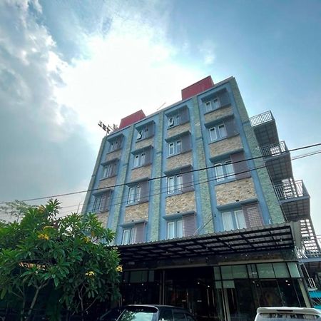 船员快捷酒店 Lubukpakam 外观 照片