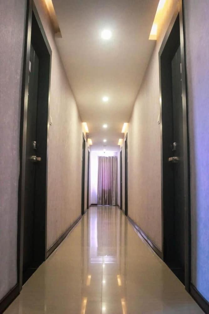 船员快捷酒店 Lubukpakam 外观 照片