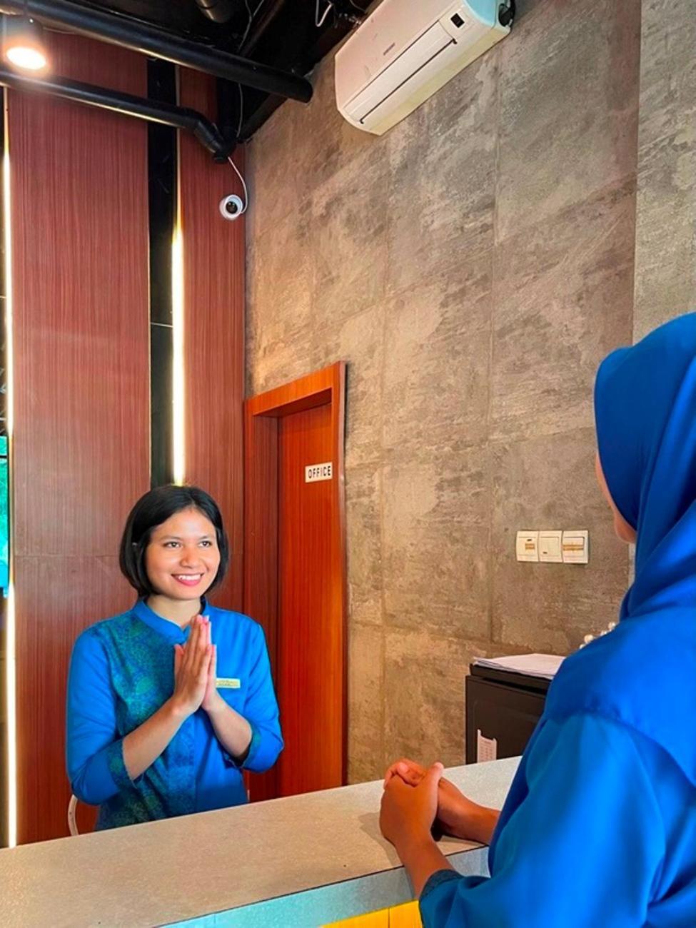 船员快捷酒店 Lubukpakam 外观 照片