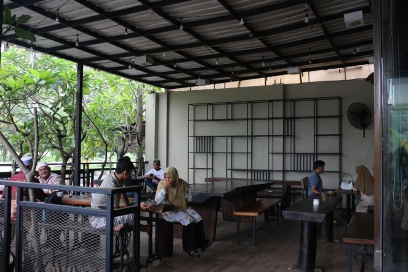 船员快捷酒店 Lubukpakam 外观 照片