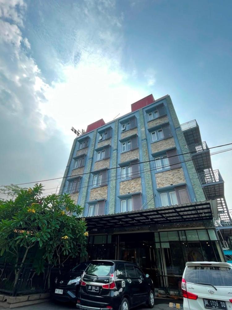 船员快捷酒店 Lubukpakam 外观 照片
