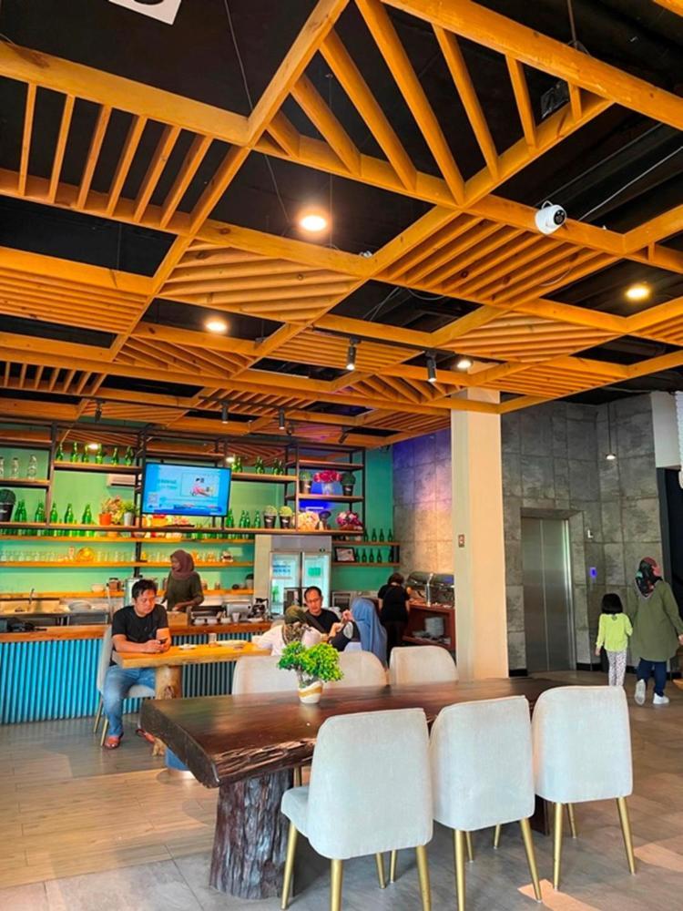 船员快捷酒店 Lubukpakam 外观 照片