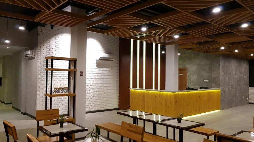 船员快捷酒店 Lubukpakam 外观 照片